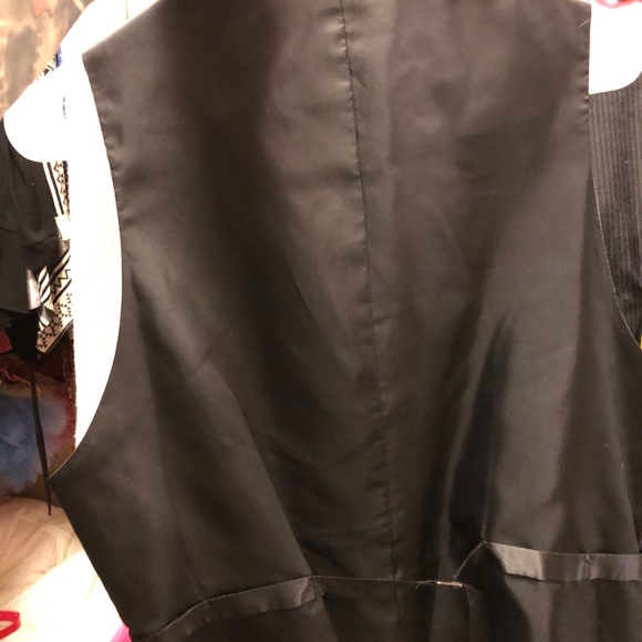 Two sets of dress pants with matching vests - Picture 5 of 5